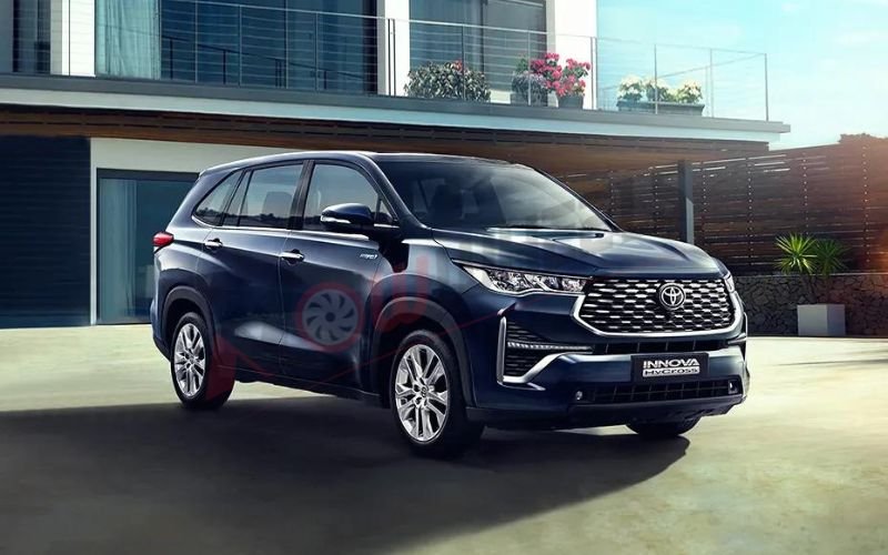 Toyota Innova Hycross