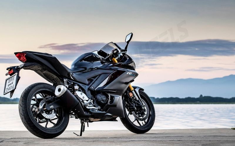 Yamaha R3